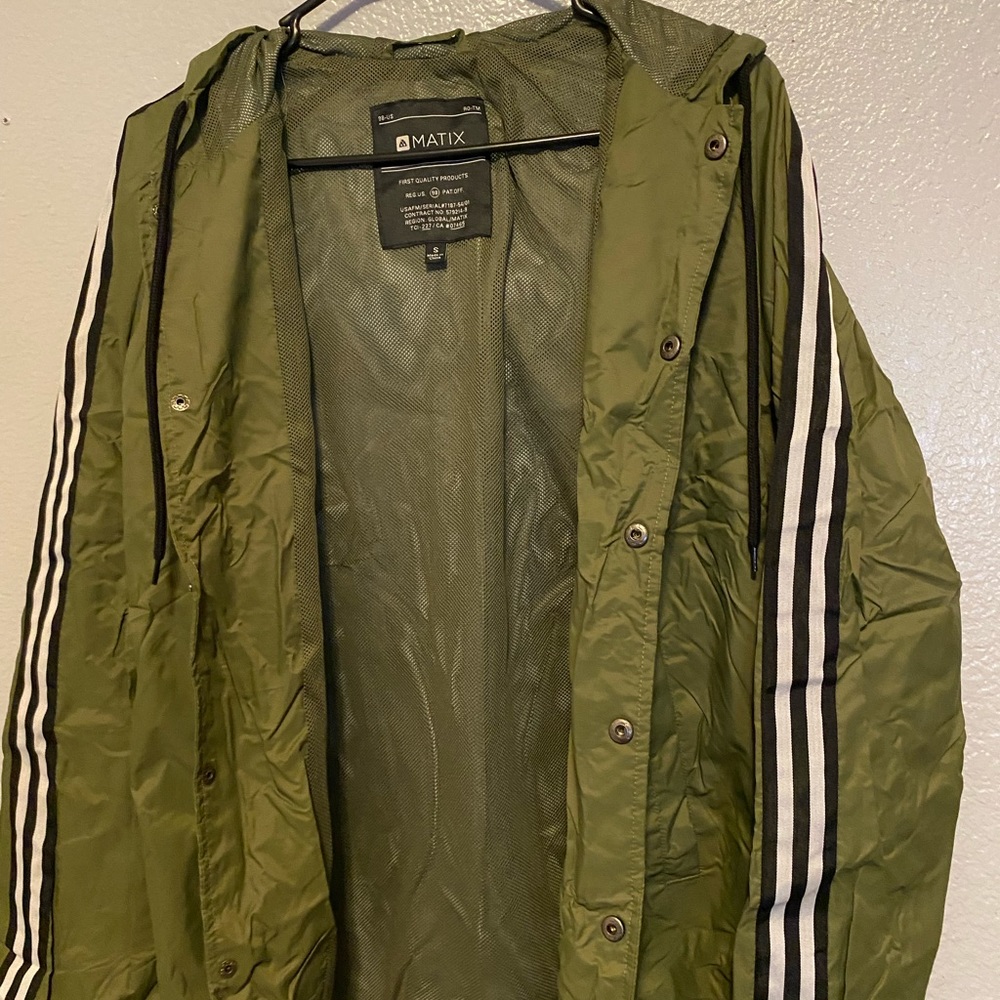 Matix olive green windbreaker - Picture 2 of 3